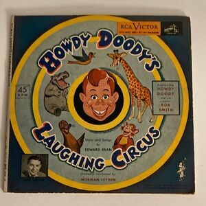 Howdy Doody Laughing Circus Bob Smith 45 rpm 7" Yellow Vinyl Record Book